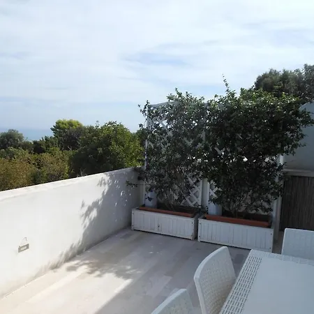 Villa Giulia - Apartment In Villa With Sea View Rodi Garganico Exterior photo
